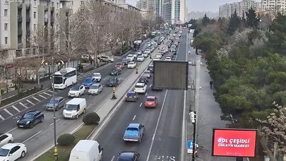 Paytaxt yolları yenə keçilməz oldu