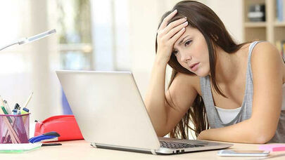 Psixoloqdan xəbərdarlıq: internetin səbəb olduğu "xəstəlik" sürətlə YAYILIR