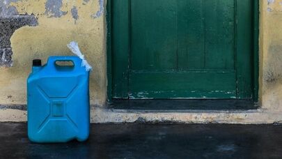 Azərbaycanda mollanın üzünə benzin TÖKDÜLƏR