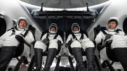 “SpaceX”in ilk insanlı kosmik uçuşuna saatlar qaldı