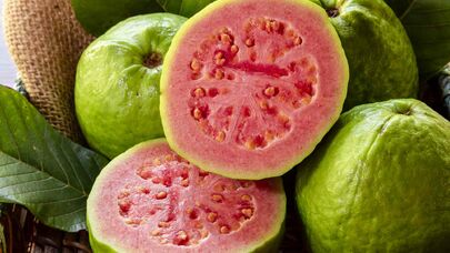 Ən çox lif ehtiva edən meyvələr - SİYAHI