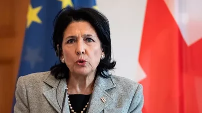 Zurabişvili müqavimət platforması yaradır: "Yeganə prezident mənəm"