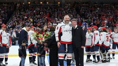 Görün Qretskinin xanımı Oveçkinin həyat yoldaşına nə hədiyyə etdi