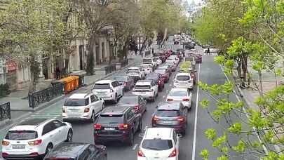 Paytaxt yollarında böyük tıxac yarandı - SİYAHI