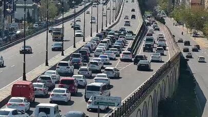 Qəza oldu, tıxac yarandı - Foto