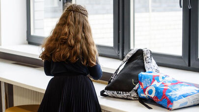 Ata, ana və nənə 13 yaşlı qızdan İMTİNA ETDİ