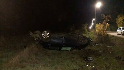 Şəkidə ailəli kişi sevgilisini dağa aparan zaman qəzaya düşdü - Özü öldü, qadın yaralandı