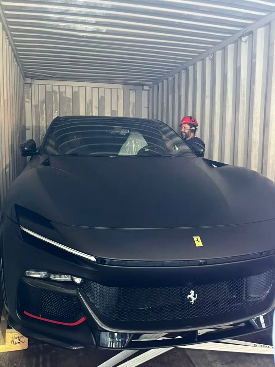 Neymar milyonluq "Ferrari" aldı - FOTO