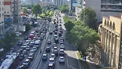 Paytaxt yolları keçilməz oldu - SİYAHI