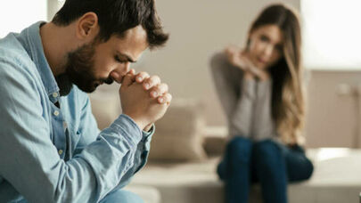 Sabirabadda 21 yaşlı oğlan qızla intim münasibətdə oldu: 3 gün küçələrdə gecələdilər