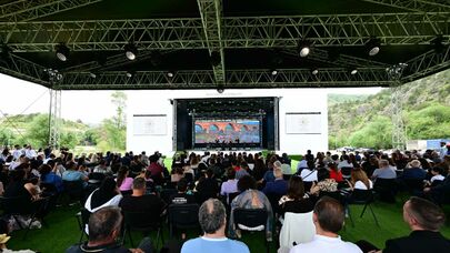 MDB dövlətlərinin mədəniyyəti Həkəri sahilində "ÇİÇƏK AÇDI" - FOTO