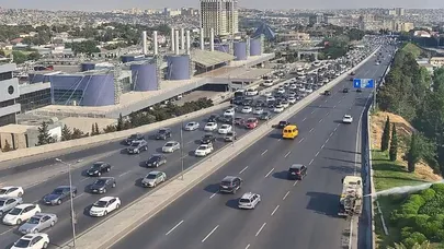 Paytaxt yollarında tıxac yarandı - SİYAHI