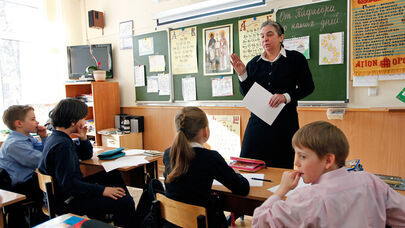 Məktəblərdə ənənəvi dərsliklərdən imtina olunur? - Təhsil Nazirliyi açıqladı