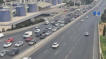 Paytaxt yollarında tıxac yarandı - SİYAHI