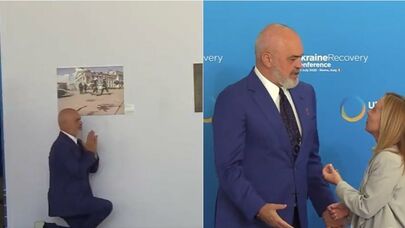 Baş nazir Meloni qarşısında yenə DİZ ÇÖKDÜ - VİDEO