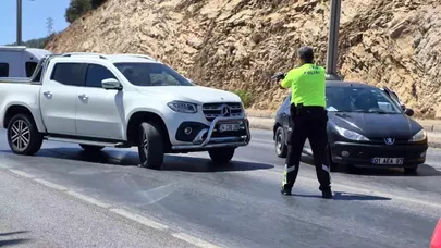 İbrahim Tatlısəsin qızı “saxla” əmrinə tabe olmadı, polis ATƏŞ AÇDI - VİDEO