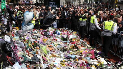 Minlərlə insan küçələrə axışdı - Ozzi Osbornla vida mərasimi