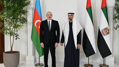 İlham Əliyev BƏƏ Prezidentinə zəng etdi