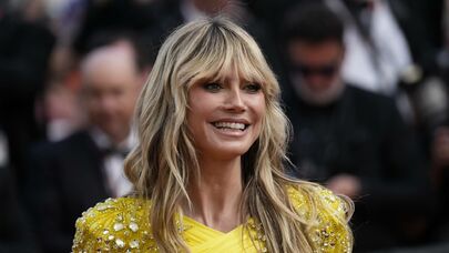 52 yaşlı supermodel çılpaq poza verdi - FOTO