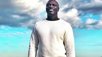 Akon konsertdə mühafizəçini döydü