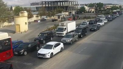 Paytaxt yollarında hərəkət çətinləşdi - SİYAHI