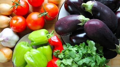 Badımcan, pomidor və bibər tərəvəz deyilmiş...