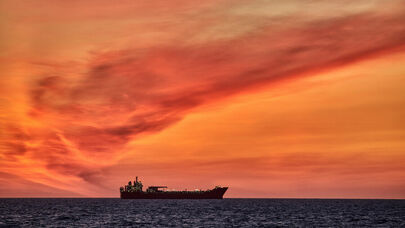 Qırmızı dənizdə İsrailə aid tankerə hücum edildi