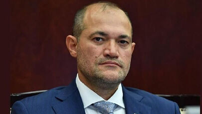 Deputat seçiciyə uduzdu