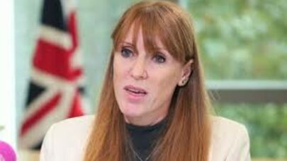 Ancela Reyner istefa verdi