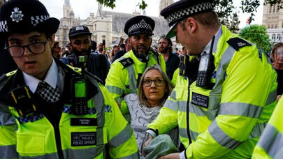 Londonda etiraz aksiyası iğtişaşla nəticələndi