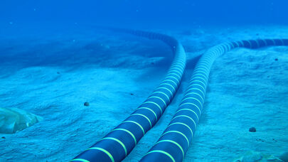 Beynəlxalq sualtı internet kabelləri zədələndi - Problemlə üzləşəcəyik?