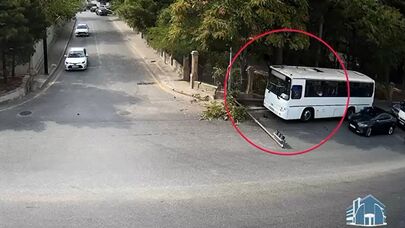 Bakıda avtobus işıqfora çırpıldı