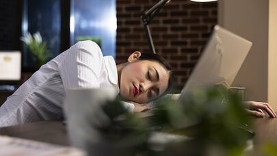 İş yerində yatmağın görün hansı faydaları var