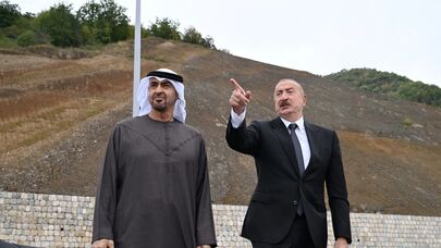 Prezidentlər Daşaltı kəndinin fonunda şəkil çəkdirdi - FOTO