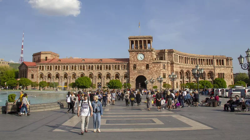 İrəvandan Moskvanın hədəsinə cavab: Edə bilərik, amma istəmirik