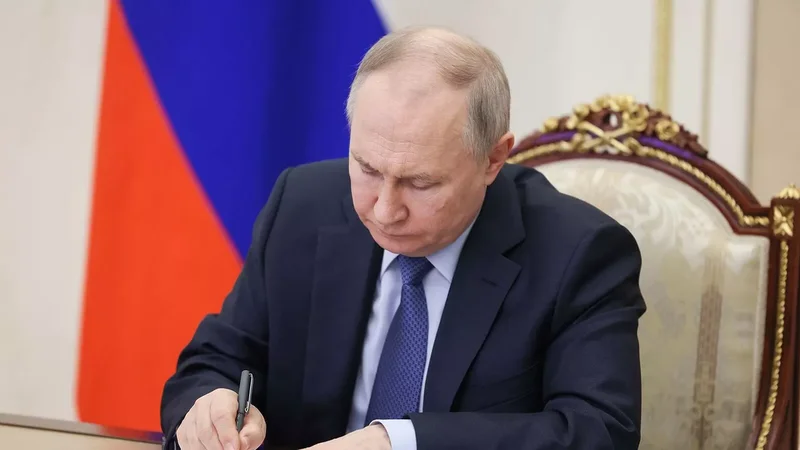 Putin bütün arxa cəbhəni “bir əldə” birləşdirdi: Bu generala tapşırdı - FOTO
