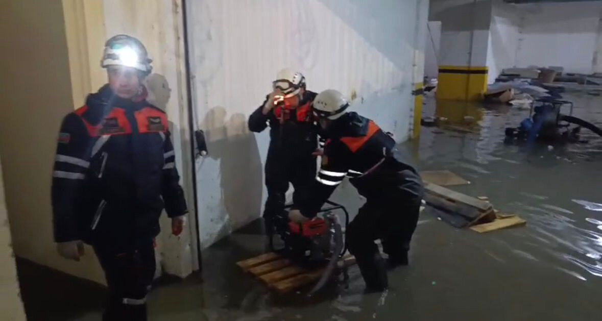 FHN su basmış ərazilərdən 18 nəfəri təxliyə etdi