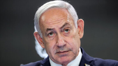 Sabiq baş nazirdən Netanyahuya ittiham: Ölkəni daxildən parçalayır