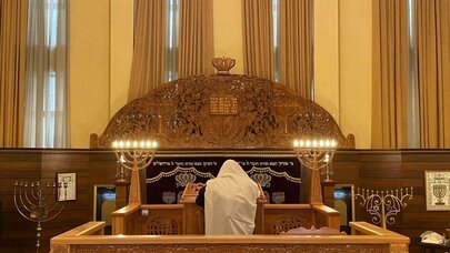 Tehranda rus kilsəsi vuruldu: Raket zərbələri - FOTO