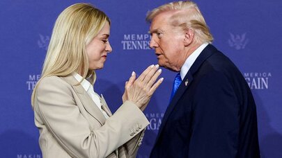 Tramp istefa verən xanımdan yazdı - “Nəhəng bir iş görüb”