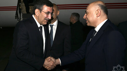 Cevdet Yılmaz Azərbaycana gəldi - Foto