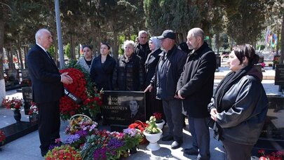 Sumqayıtda Aprel şəhidlərinin xatirəsi anıldı - FOTO