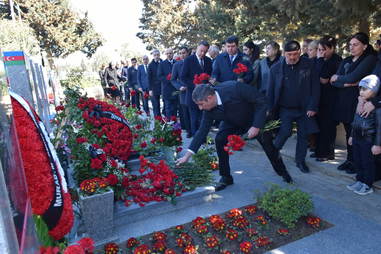 Yasamal ictimaiyyəti şəhidləri yad etdi - Fotolar
