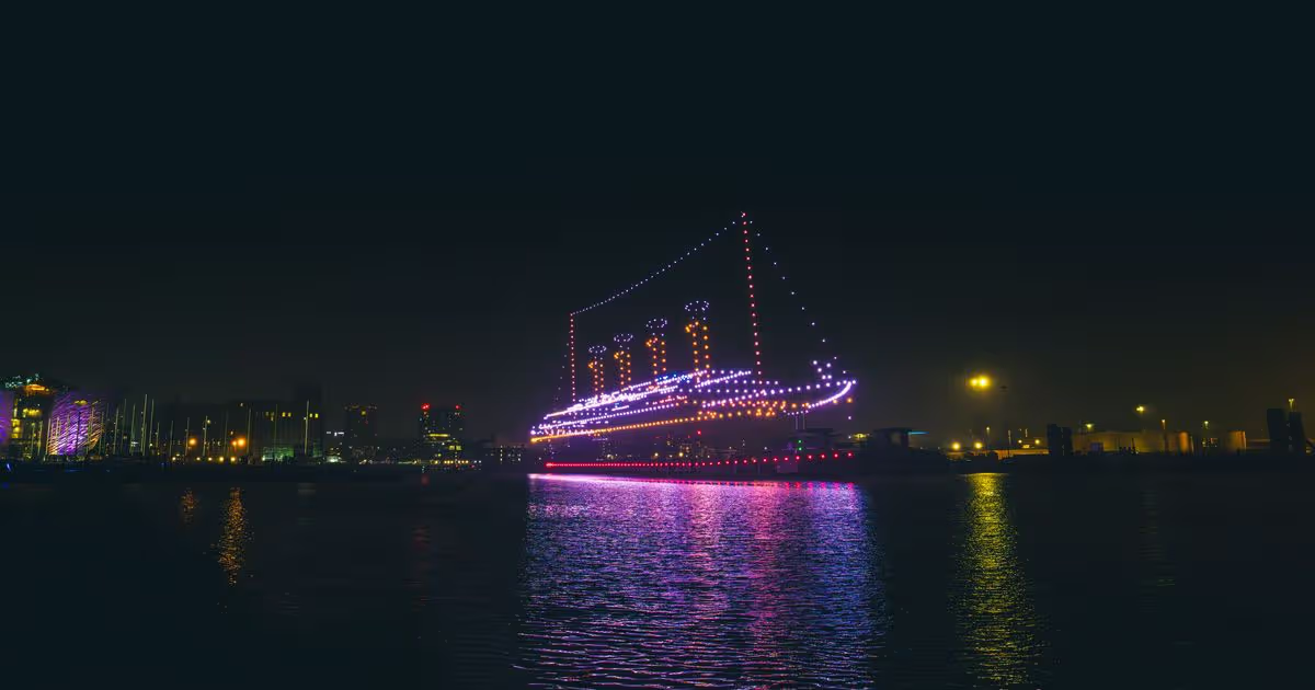 “Titanik” gəmisini min dronla belə canlandırdılar - FOTO