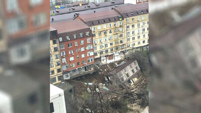 Mahaçqalada sel çoxmərtəbəli binanı belə ucurdu - Video