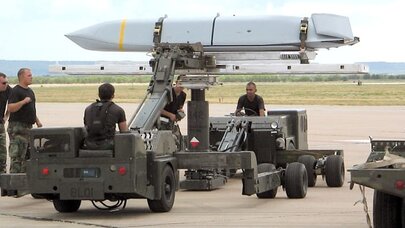 İrana yeni dəhşətli hücum başlayır - ABŞ bu gizli raketlərinin hamısını atacaq