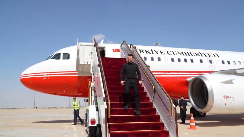 Tarixi diplomatik gediş - Zelenski Ərdoğanın təyyarəsi ilə Suriyaya uçub