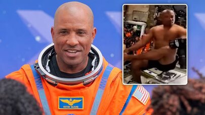 Ayda duş qəbul edən astronavt kameralara yaxalandı - Video