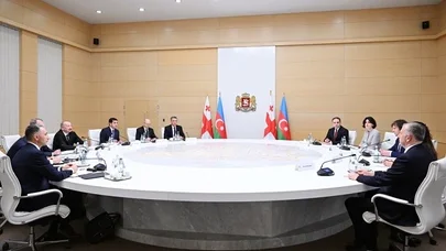 Əliyevlə Kobaxidzenin geniş tərkibdə görüşü oldu