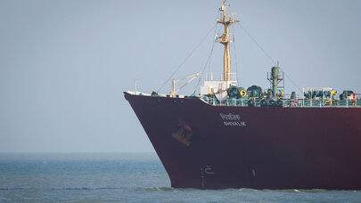 İran Hörmüz boğazından 15 gəminin keçməsinə icazə verdi